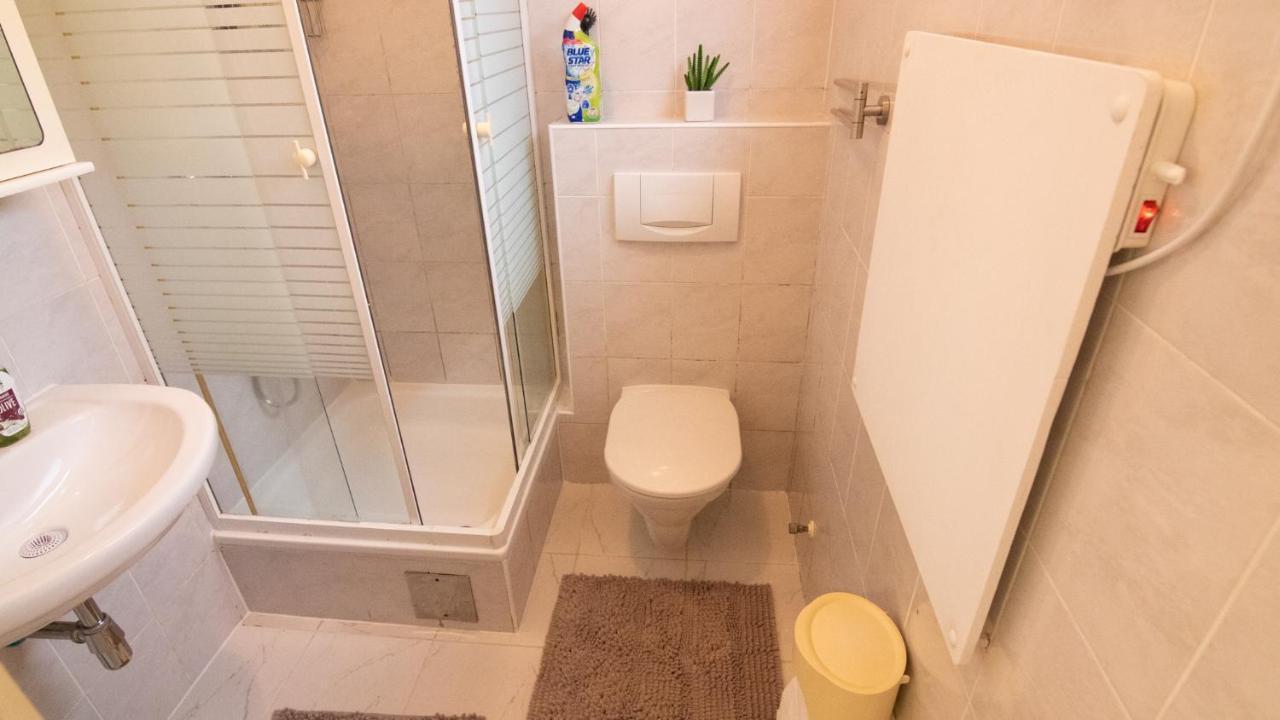 Small-Comfy Guest House In Donaustadt Garden - Not Shared! Viena Exterior foto