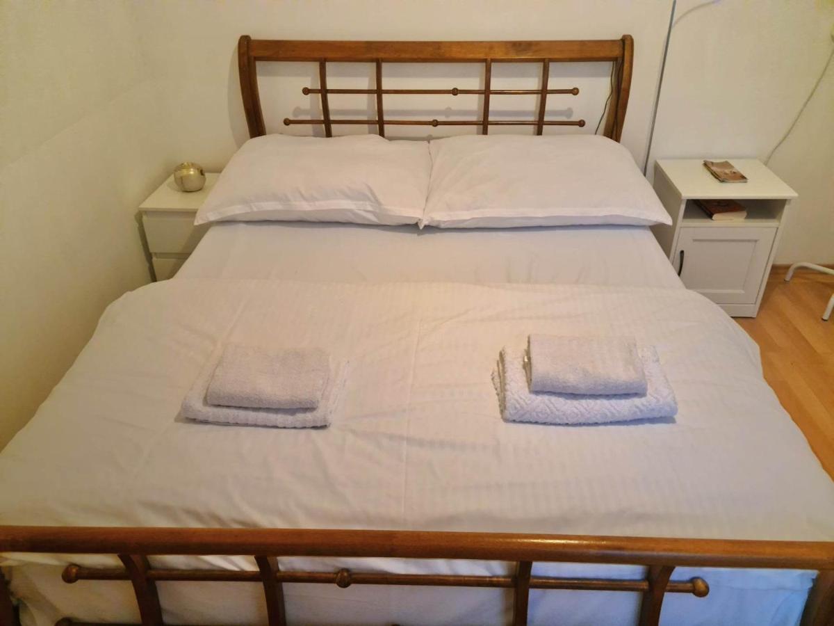 Small-Comfy Guest House In Donaustadt Garden - Not Shared! Viena Exterior foto